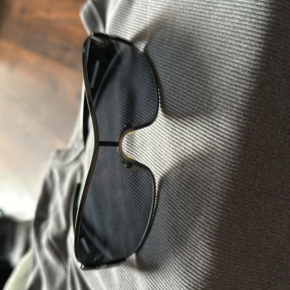 Prada lovers😎 - Picture 2 of 6